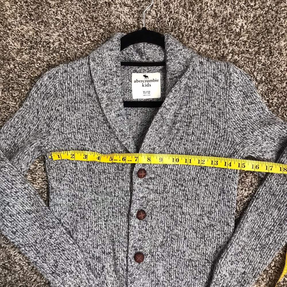 Abercrombie Kids Boy 11/12 Gray Knit V-neck Button up Cardigan Sweater - Picture 8 of 10